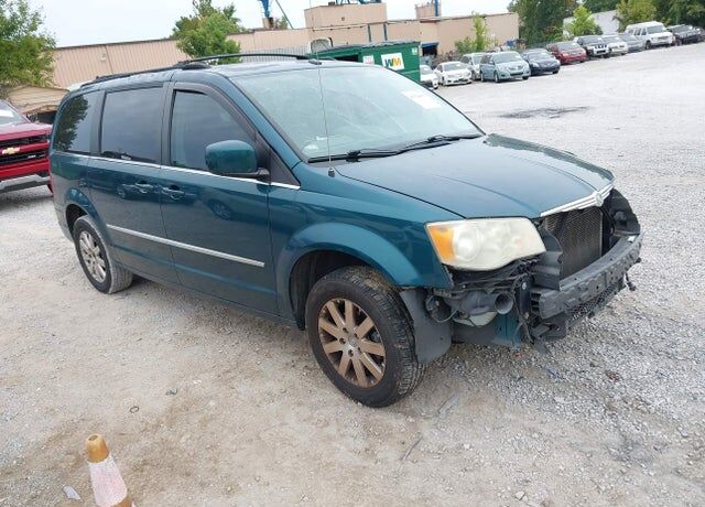 2009 CHRYSLER Town and Country