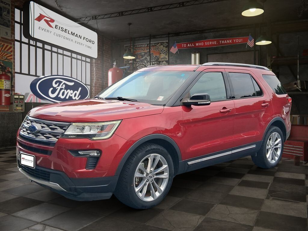 2018 FORD Explorer