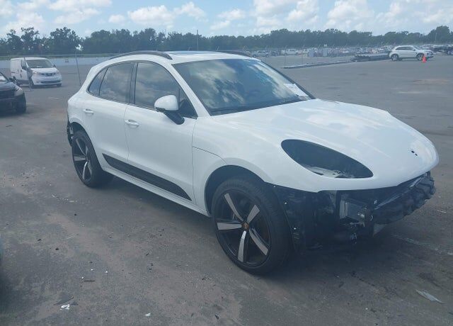 2023 PORSCHE Macan