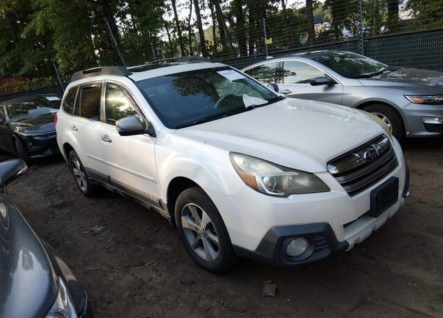 2013 SUBARU Outback