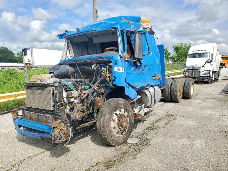 2006 VOLVO TRUCK VNL