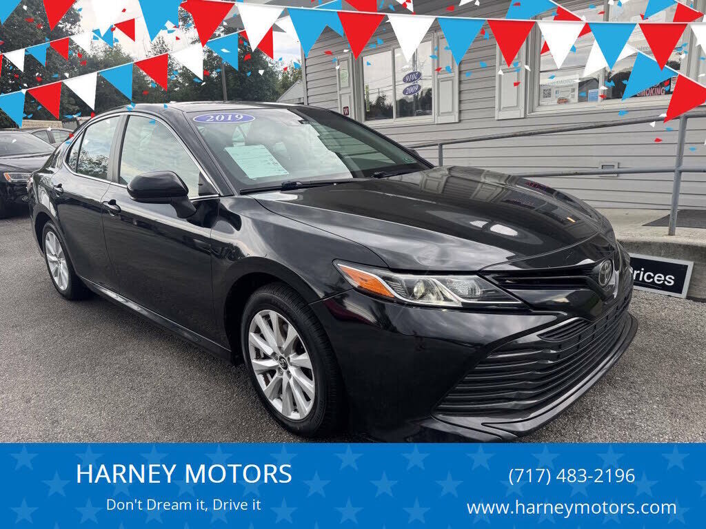 2019 TOYOTA Camry