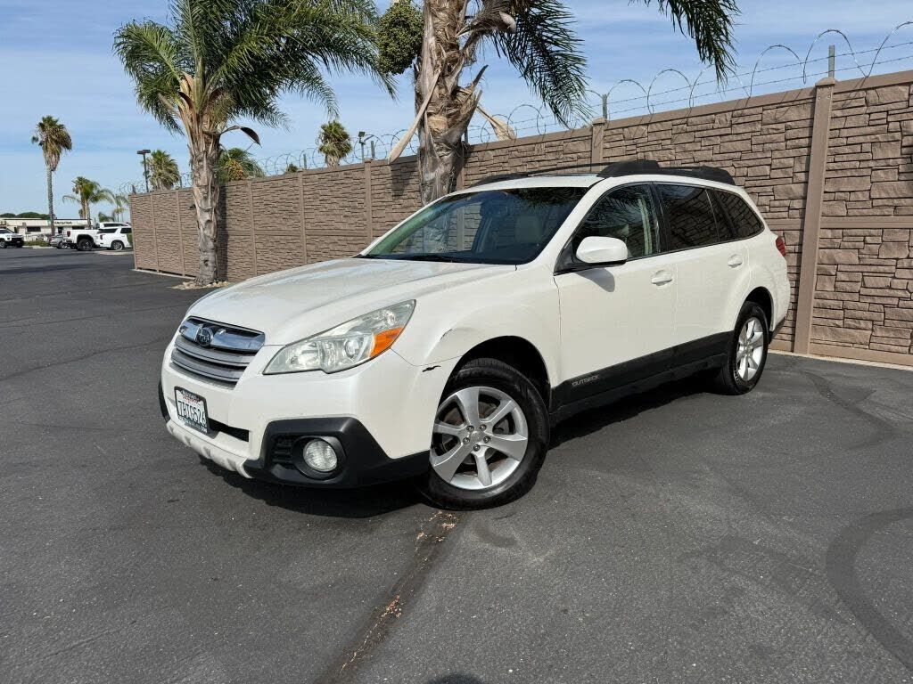 2013 SUBARU Outback