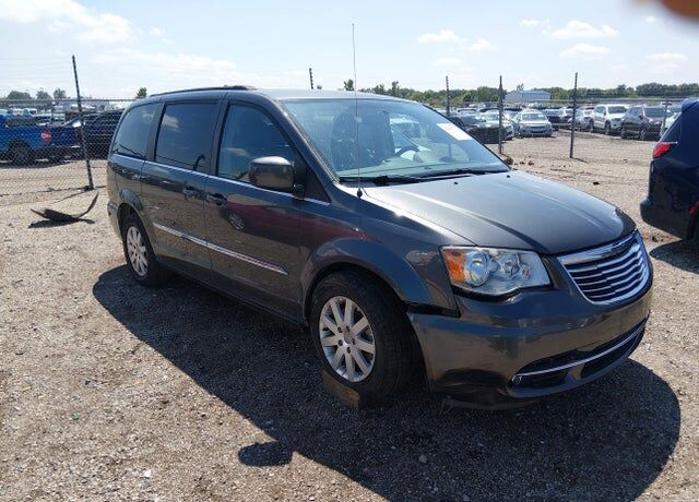 2016 CHRYSLER Town and Country