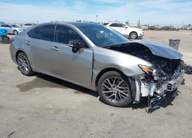 2017 LEXUS ES