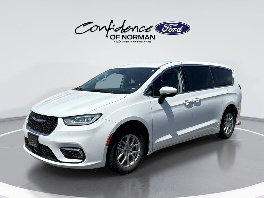 2023 CHRYSLER Pacifica
