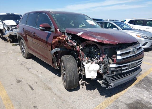 2018 TOYOTA Highlander