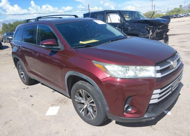 2019 TOYOTA Highlander