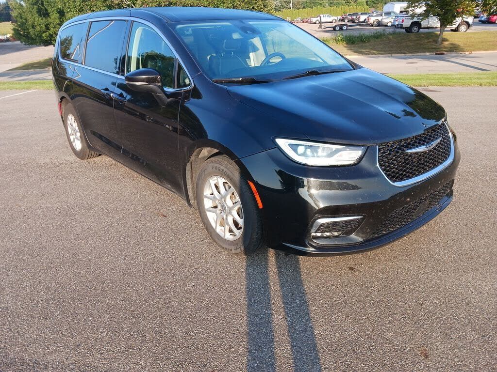 2023 CHRYSLER Pacifica
