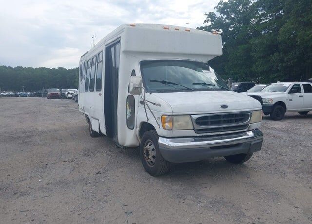 2001 FORD E-350