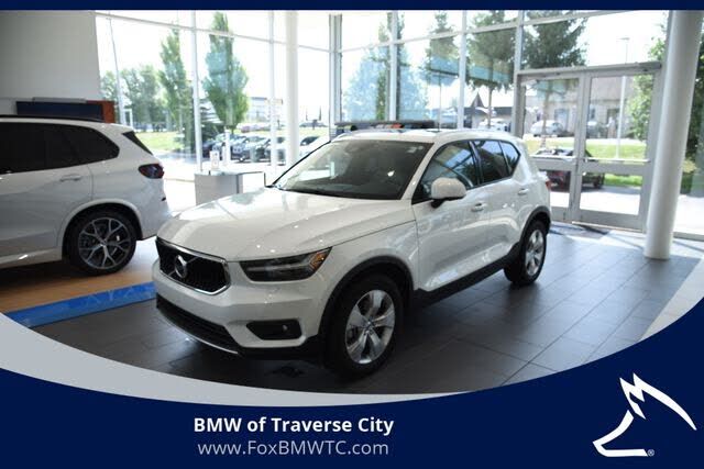 2021 VOLVO XC40
