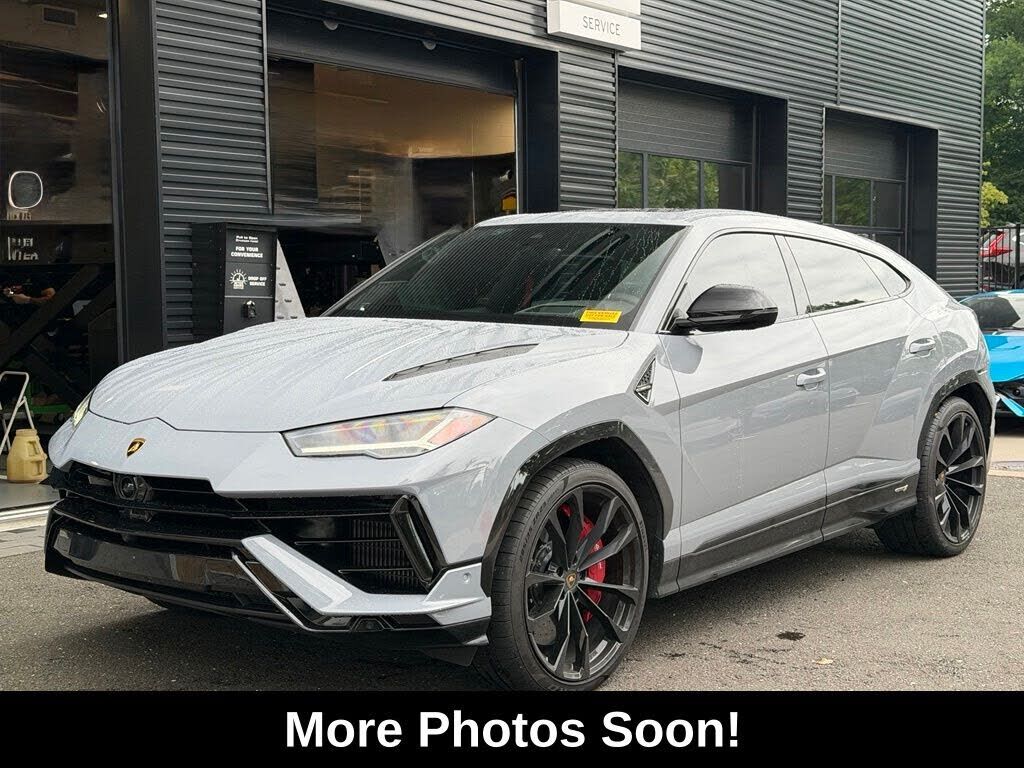 2024 LAMBORGHINI URUS