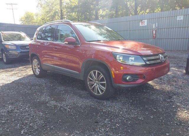 2012 VOLKSWAGEN Tiguan
