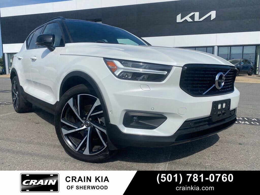 2021 VOLVO XC40