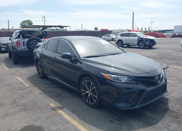 2020 TOYOTA Camry