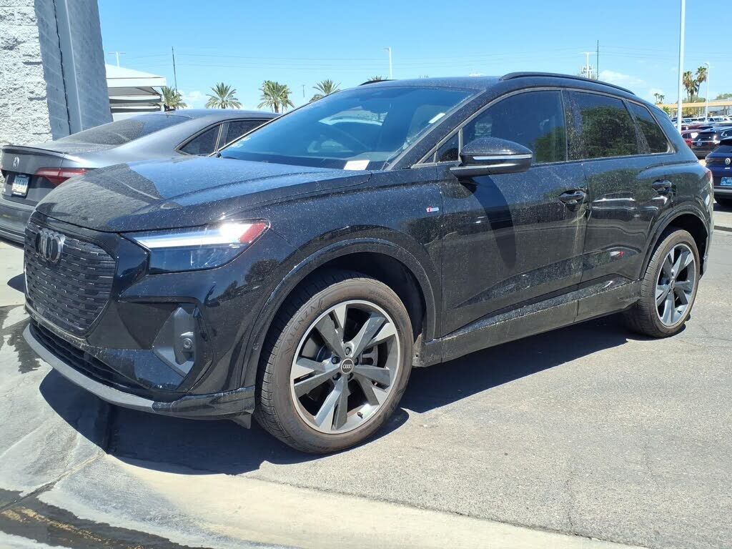 2023 AUDI Q4