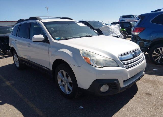 2014 SUBARU Outback