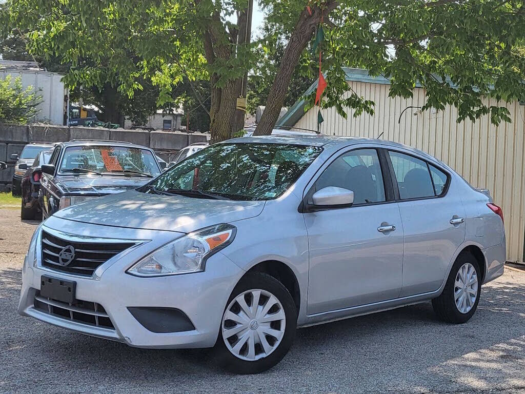 2017 NISSAN Versa