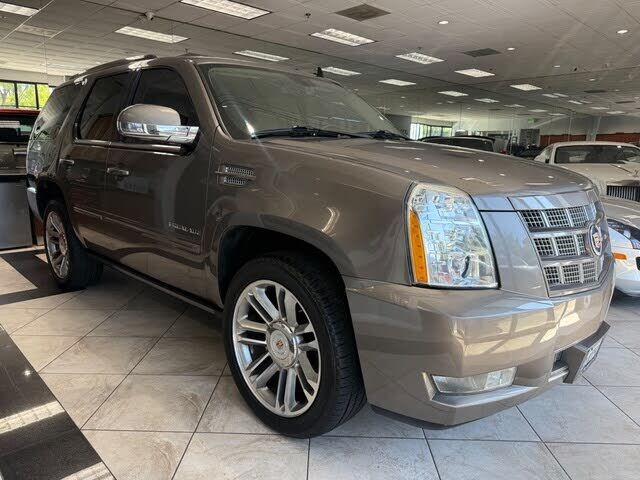 2013 CADILLAC Escalade