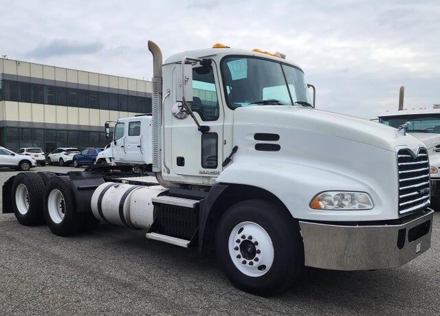 2016 MACK CXU