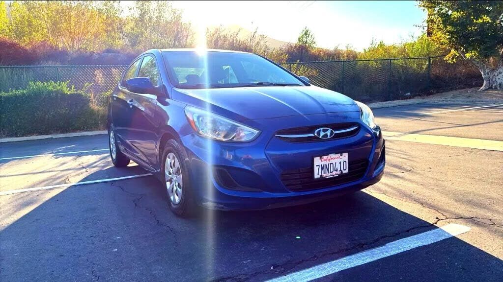 2015 HYUNDAI Accent