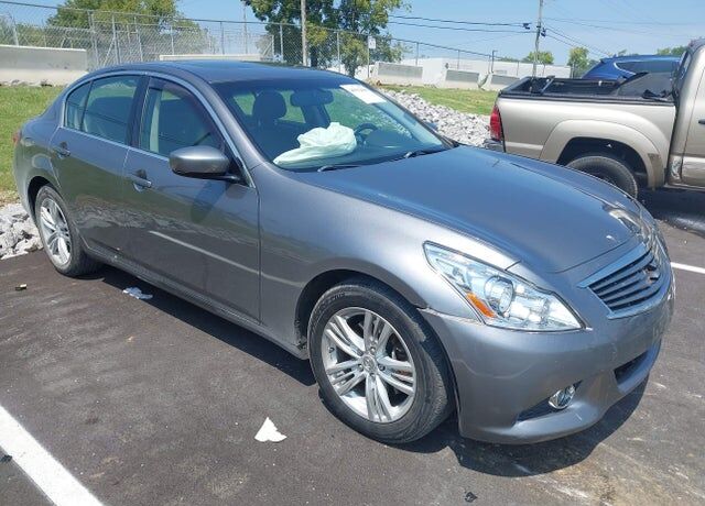 2011 INFINITI G37