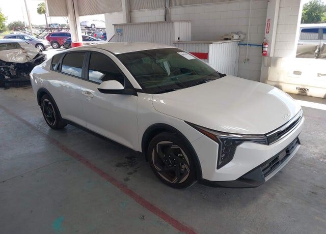 2025 KIA K4