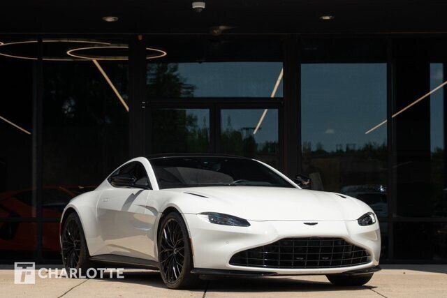 2022 ASTON MARTIN Vantage