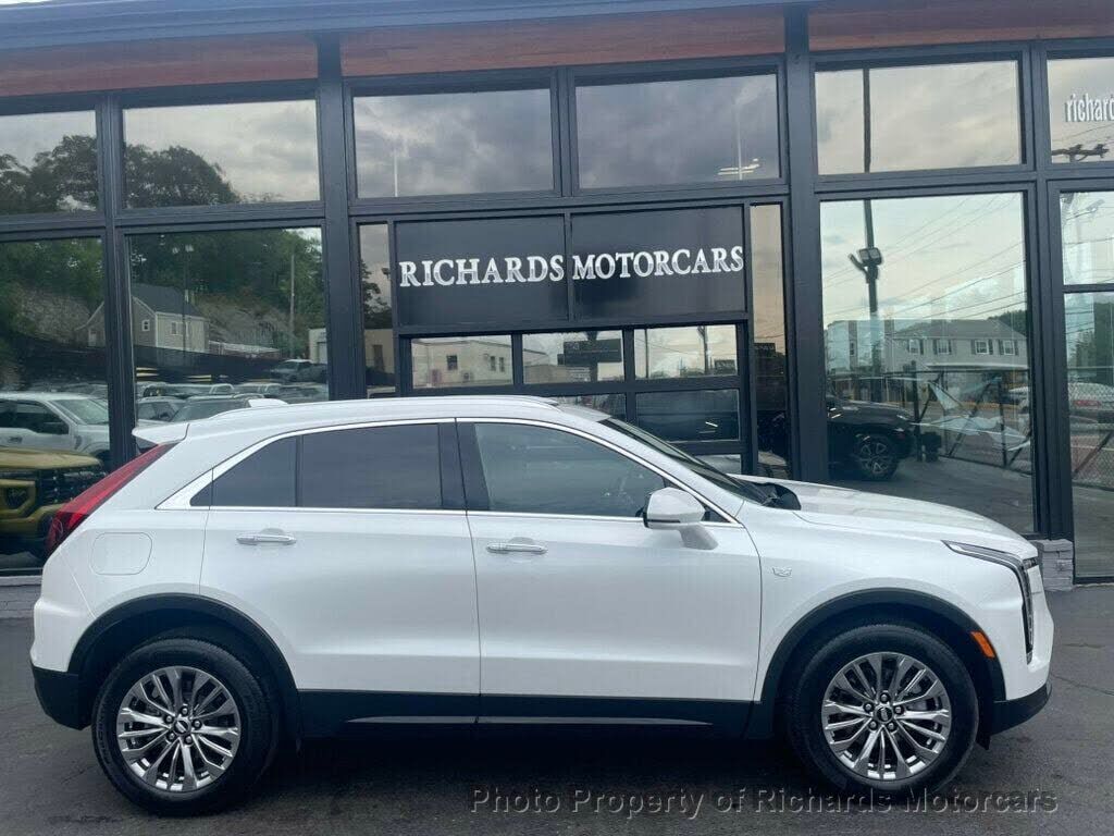 2024 CADILLAC XT4