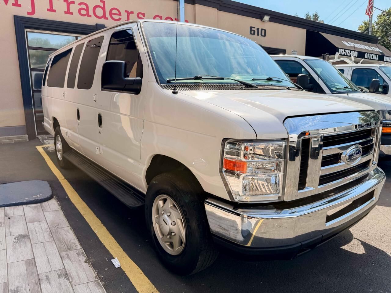 2013 FORD E-350