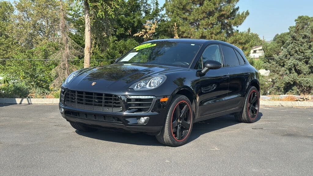 2018 PORSCHE Macan