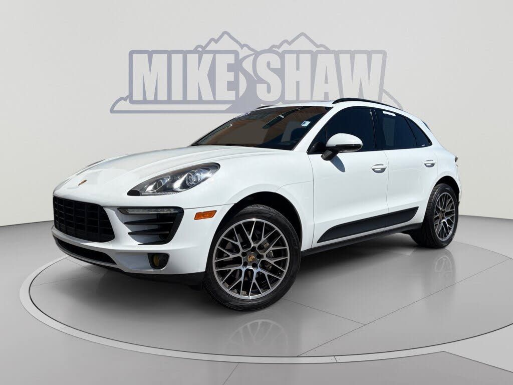 2016 PORSCHE Macan