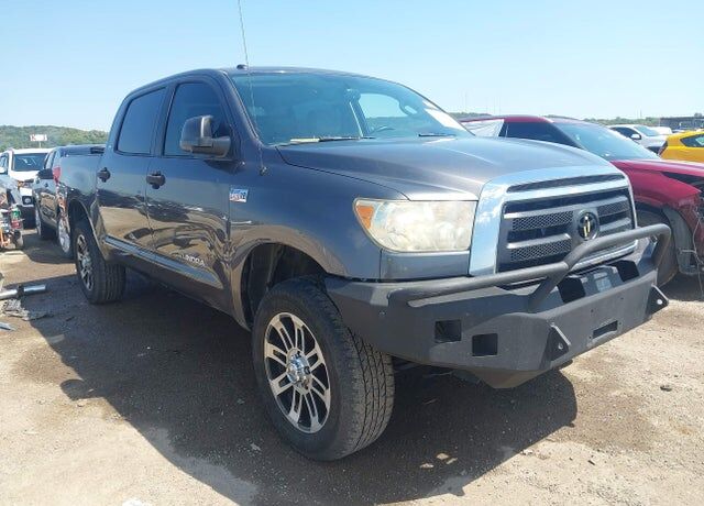 2013 TOYOTA Tundra