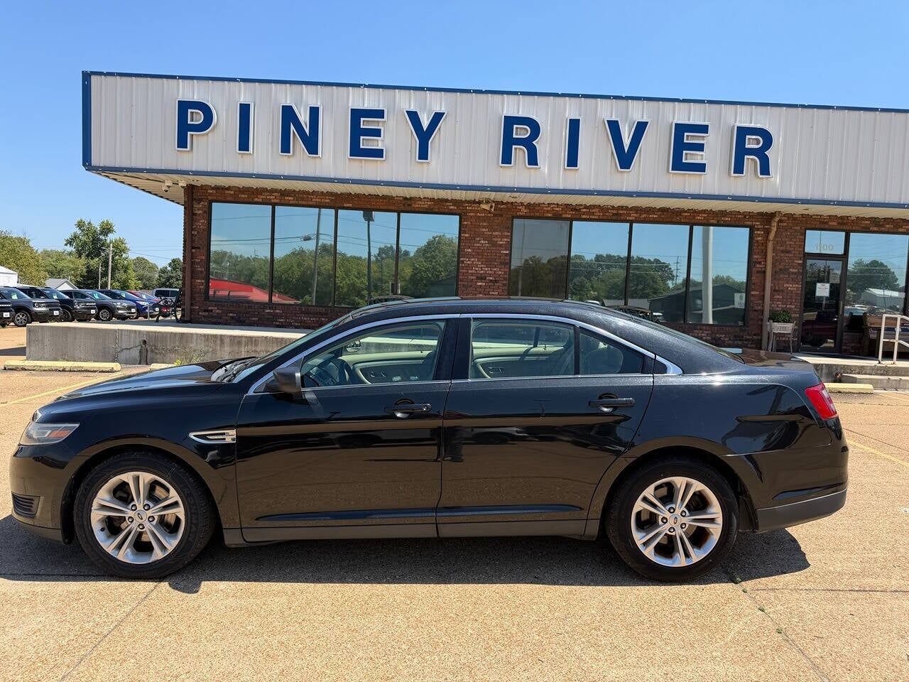 2015 FORD Taurus