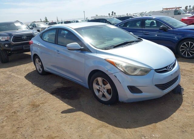 2011 HYUNDAI Elantra