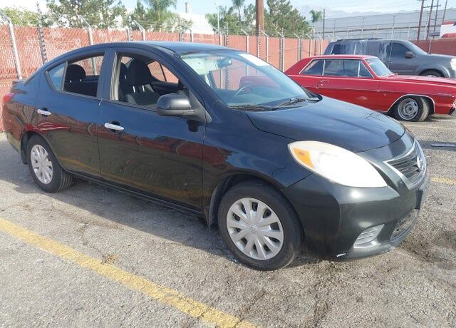 2013 NISSAN Versa