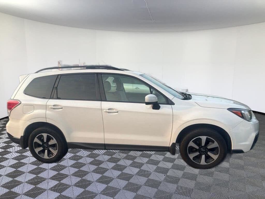 2018 SUBARU Forester