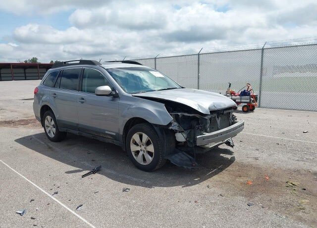 2011 SUBARU Outback