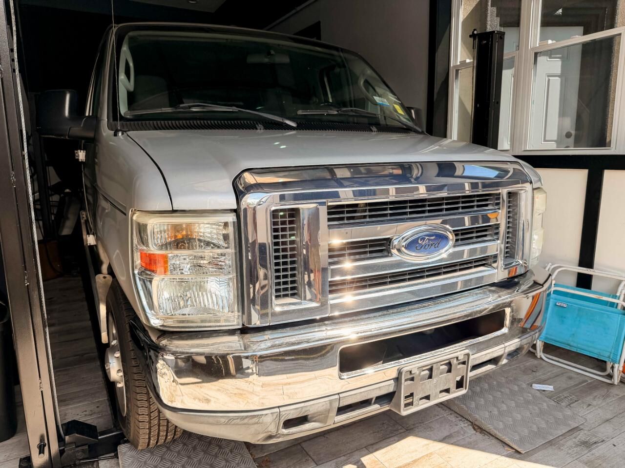 2011 FORD E-350