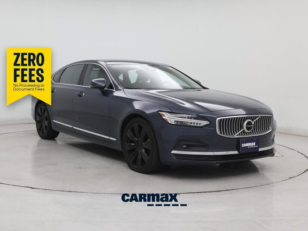 2022 VOLVO S90