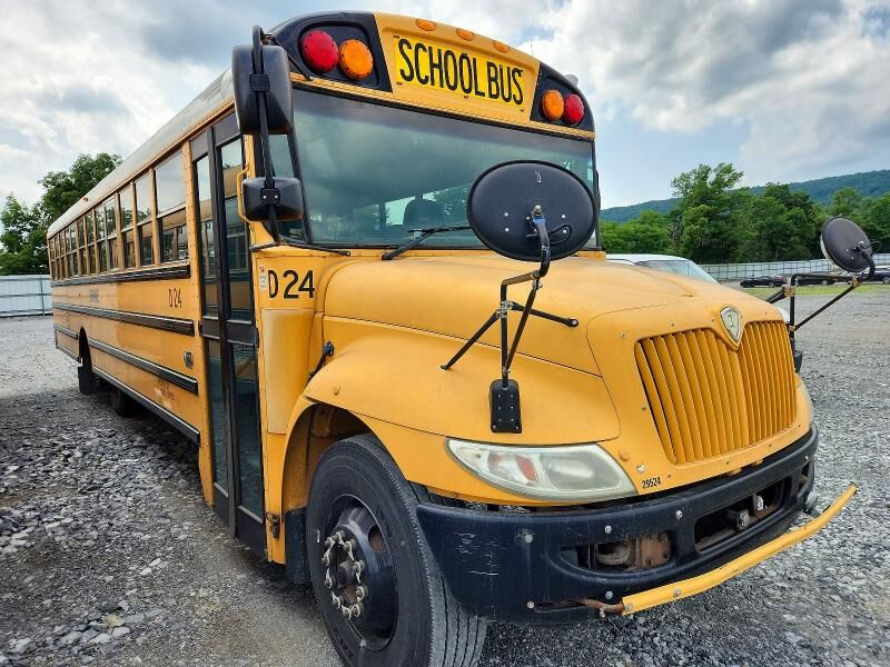 2013 IC BUS PB105