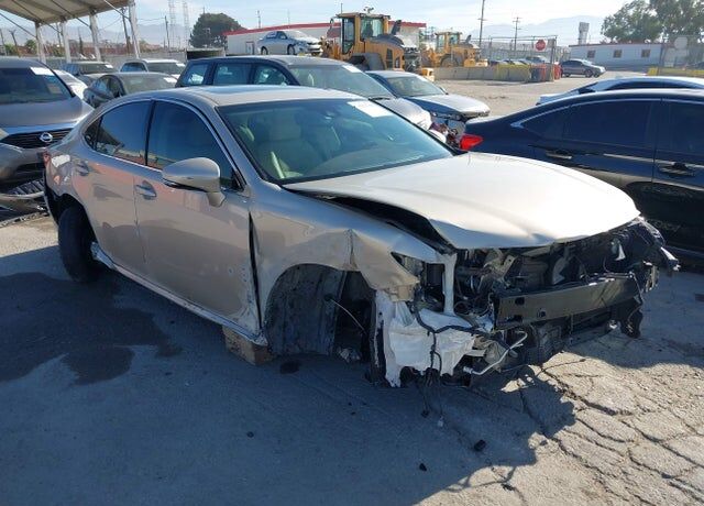 2016 LEXUS ES