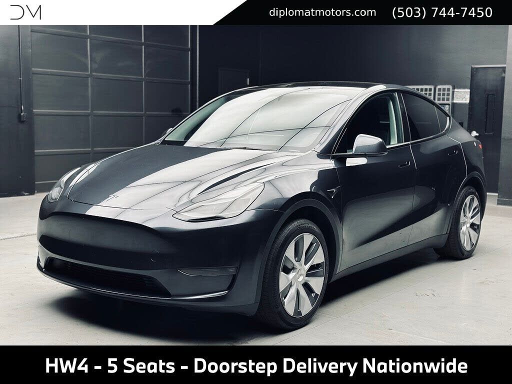 2024 TESLA Model Y