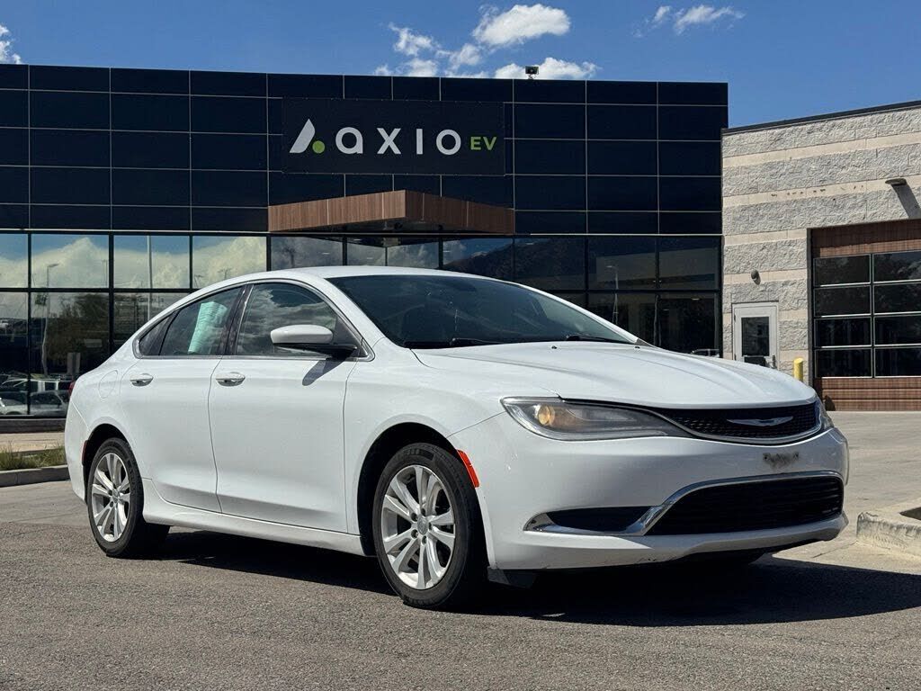 2016 CHRYSLER 200