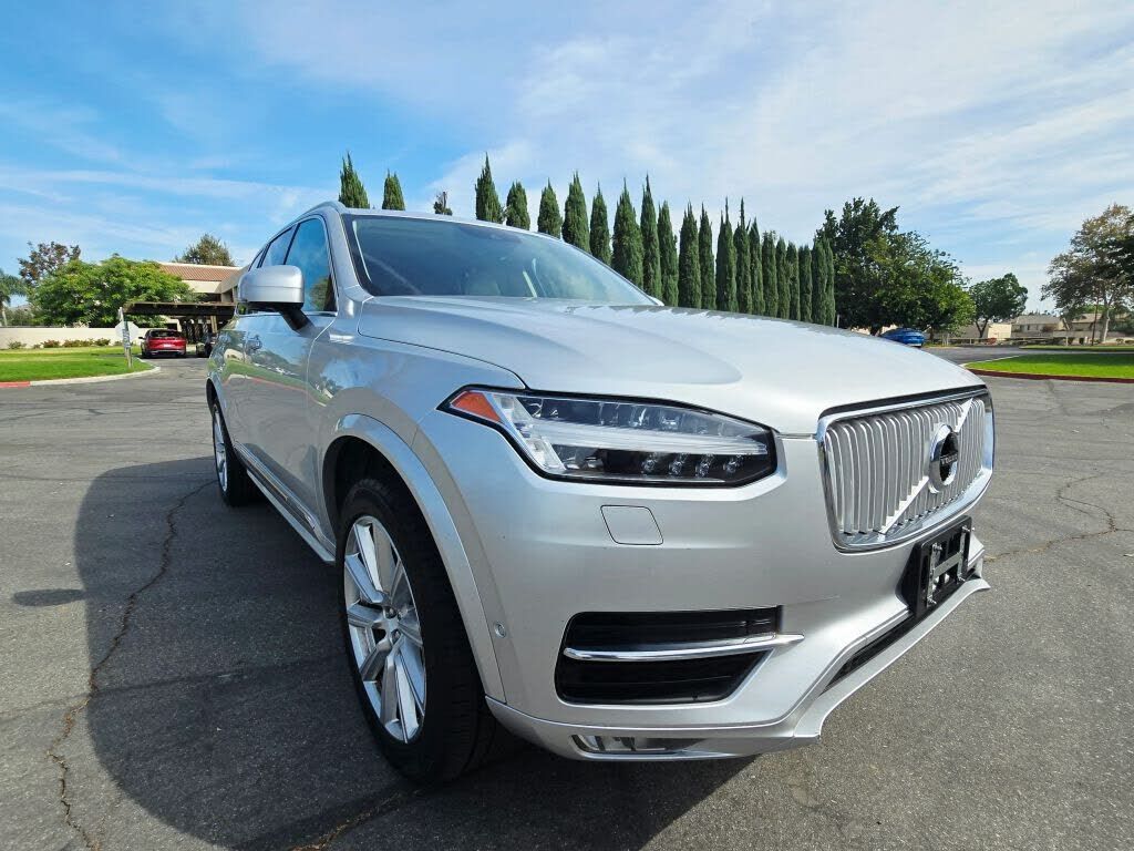 2017 VOLVO XC90