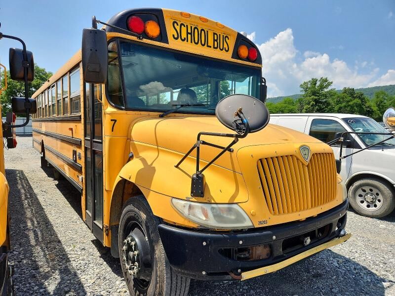 2011 IC BUS PB105