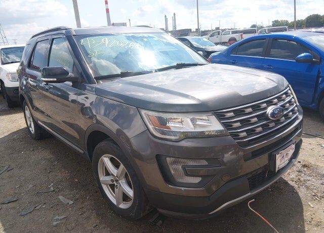 2017 FORD Explorer