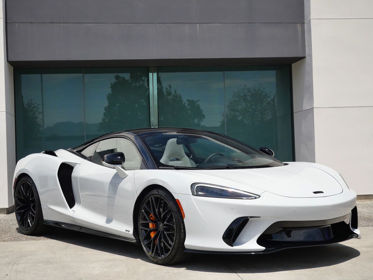 2027 MCLAREN GTS