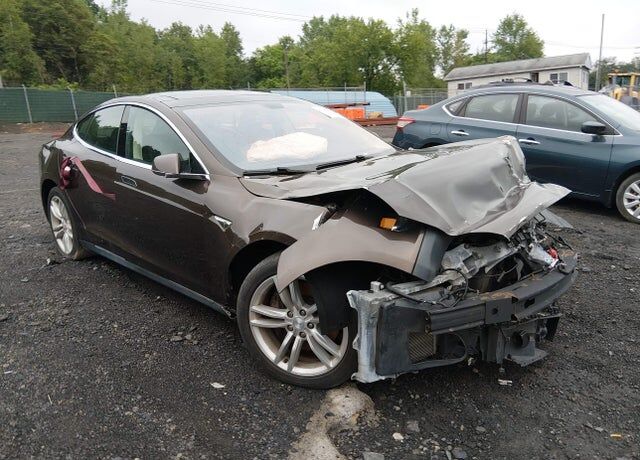 2014 TESLA Model S