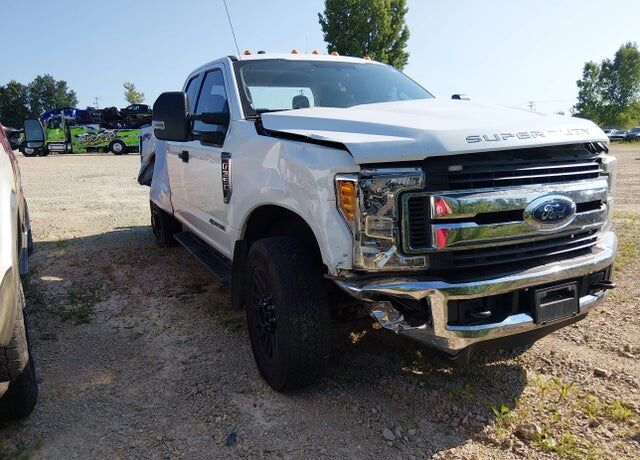 2017 FORD F-350